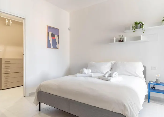 Dimora Manzoni - Center Бари