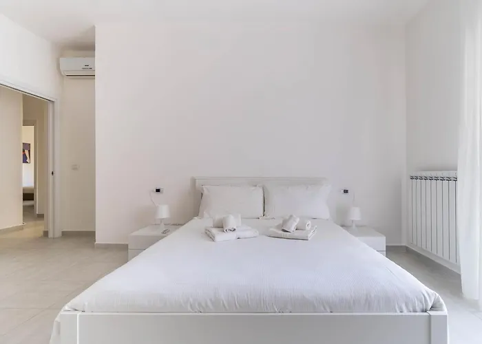 Dimora Manzoni - Center Apartament